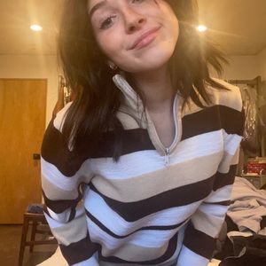 Thrifted womens pullover!!